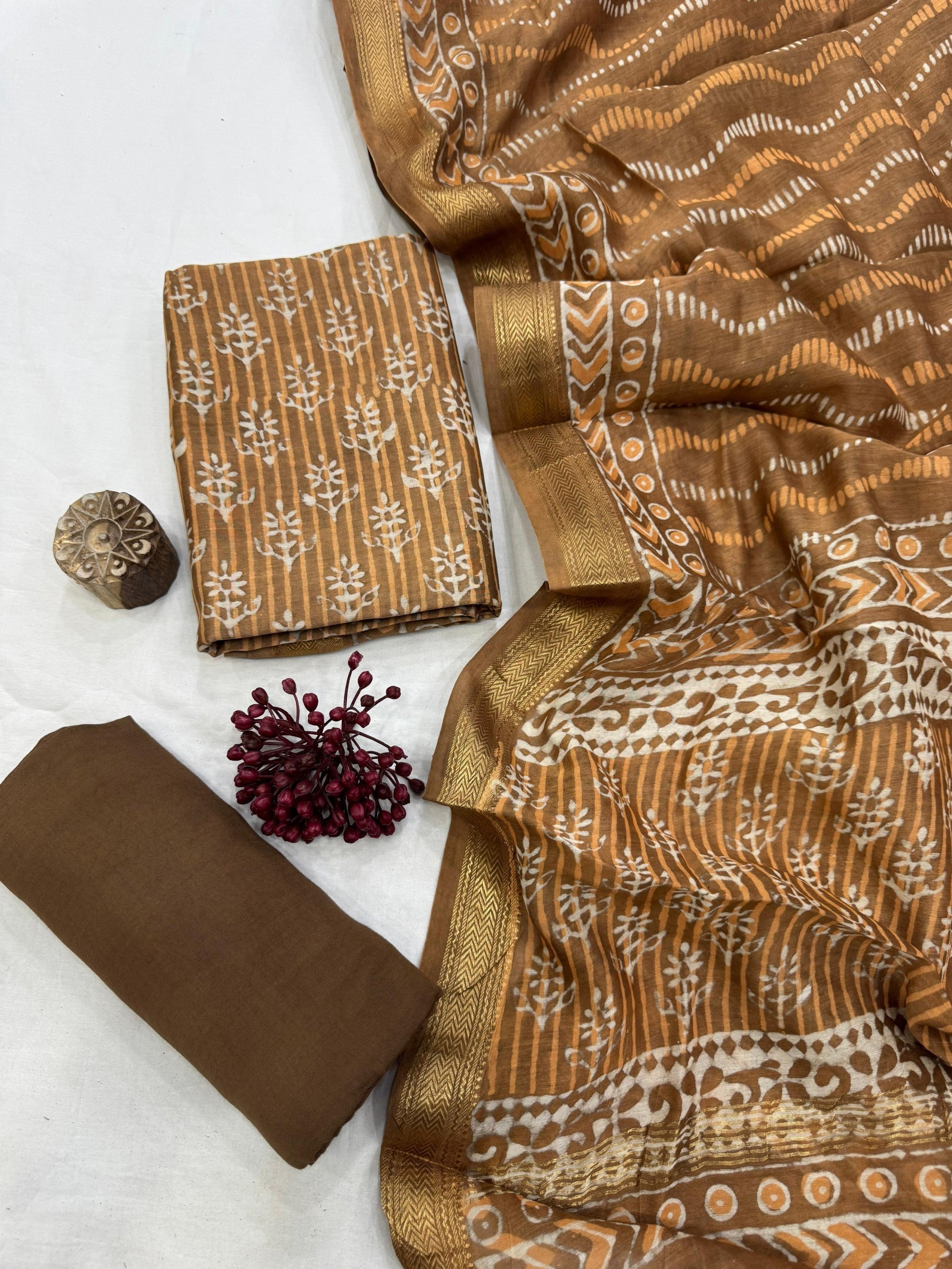 Handwoven Maheshwari Silk Brown Booti Dress Material – Artisan-crafted fabric for designers and boutique collections